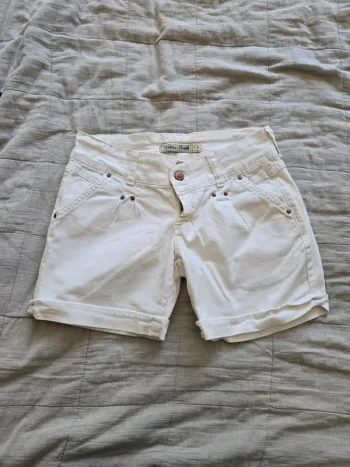 Short en jeans blanc Yellow beetle