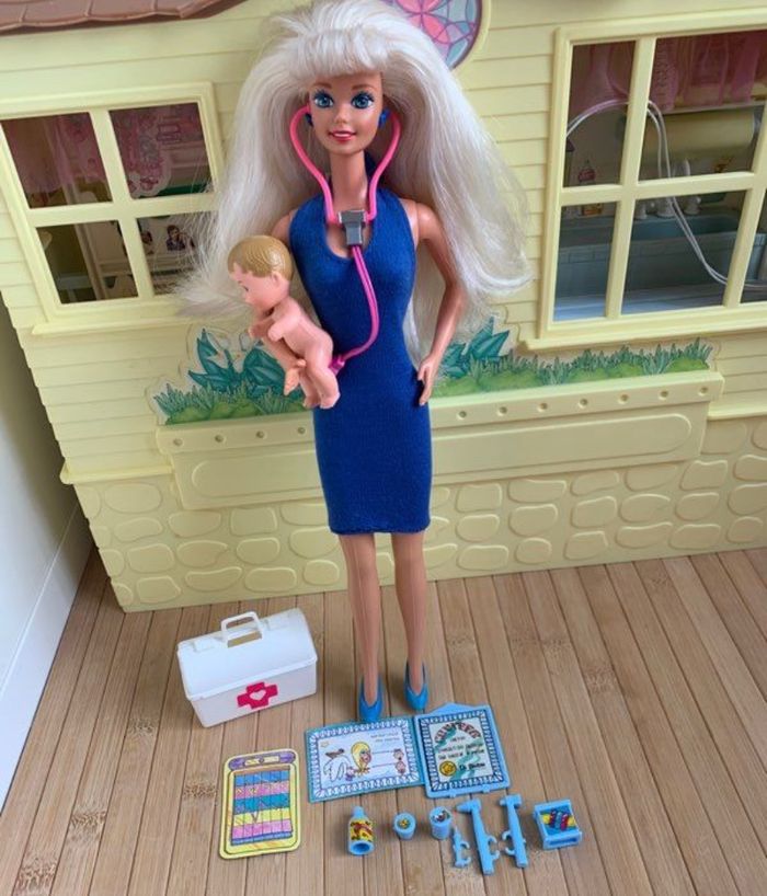 Barbie docteur 1994