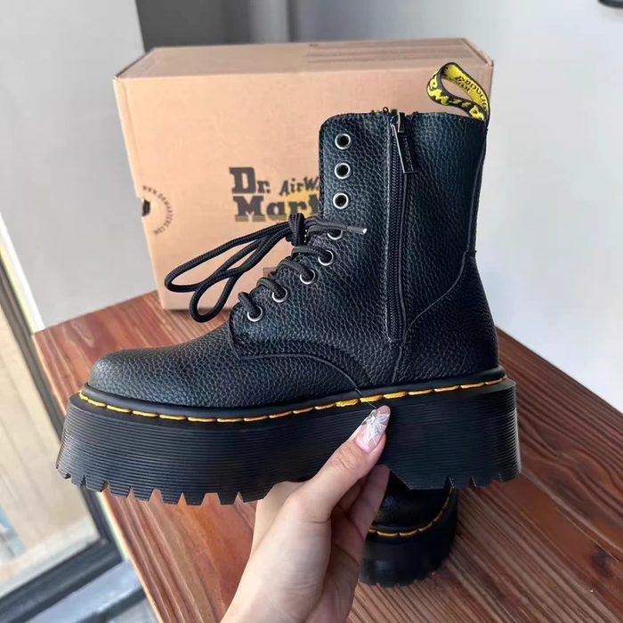 Bottes Dr. Martens noires à motif grainé, pointure 39 - photo numéro 4