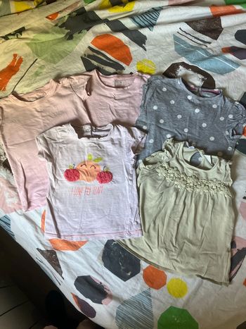 Lot de t shirt fille 2 ans