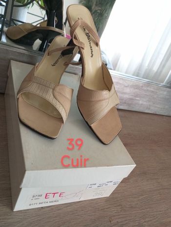 Sandales cuir petit talon femme.39