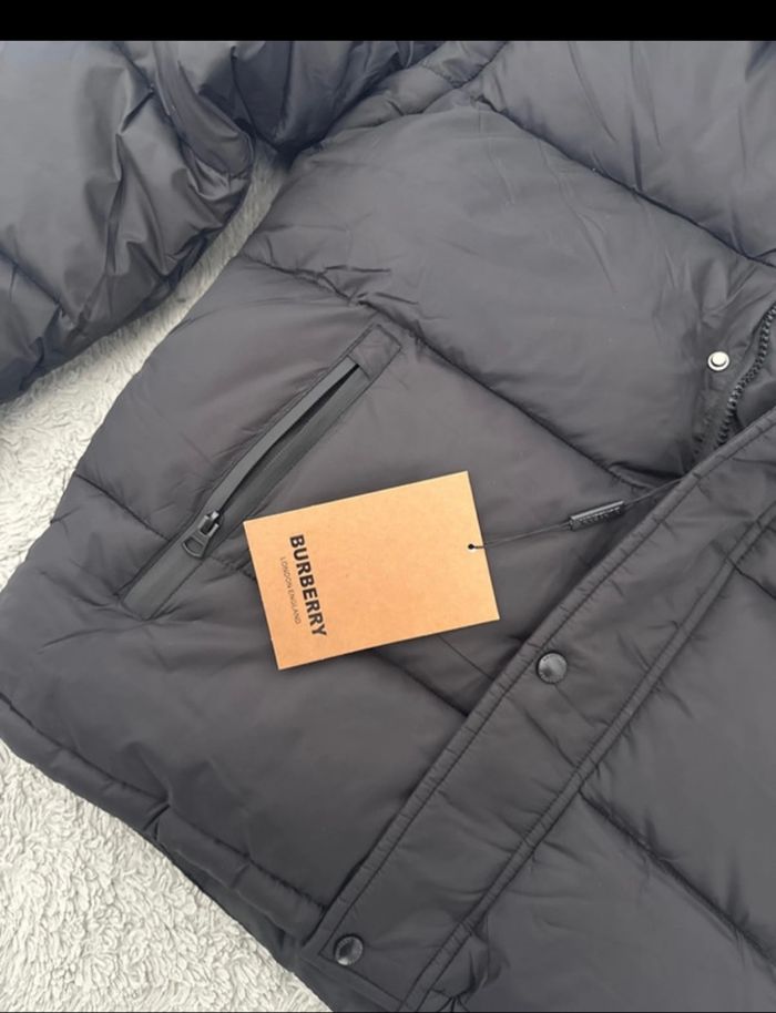 Doudoune Burberry noire - Neuve avec étiquette - photo numéro 5