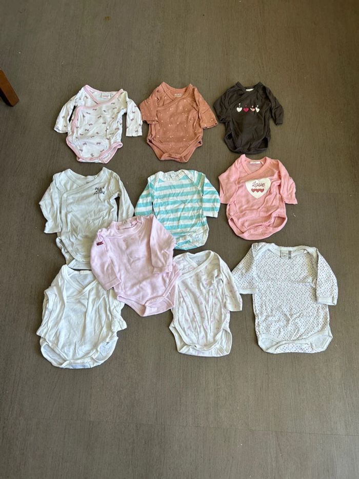 Lots de vêtements 1 mois - photo numéro 3