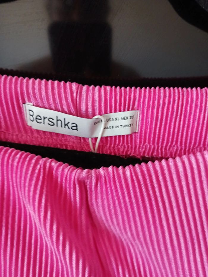 Pantalon fluide fushia NEUF Bershka Taille XL42 - photo numéro 3