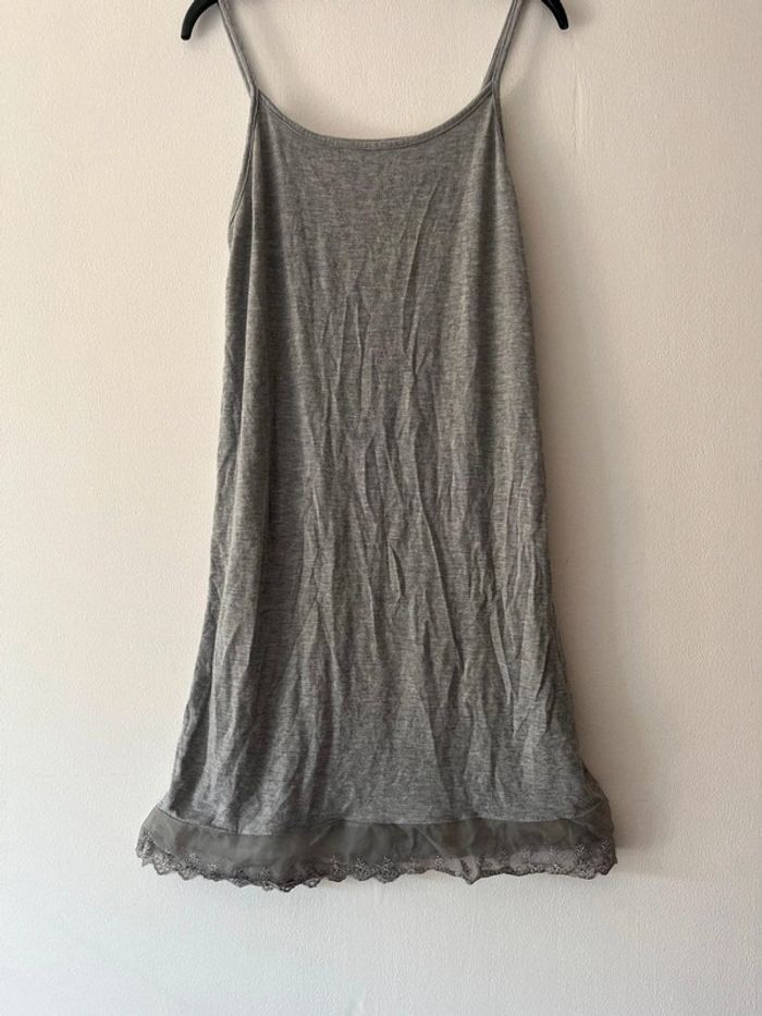 👗 Jolie robes à bretelles grise Taille M 👗