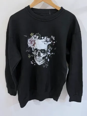 Skull crewneck back oversize L womens