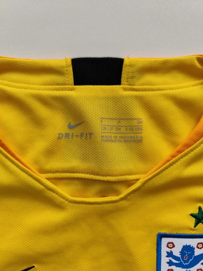 T shirt Nike t 8 10 ans - photo numéro 2