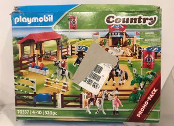 Playmobil 70337 Country Centre d'entraînement pour Chevaux. Boîte neuve, scellée mais abîmée.