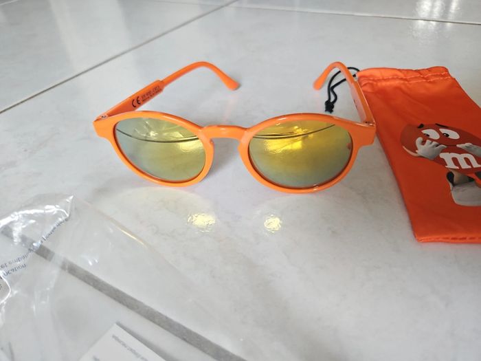 Lunettes de soleil m&m's orange Neuf cont2 - photo numéro 3
