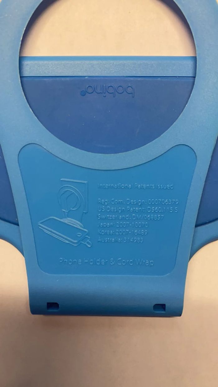 Porte-telephone bleu pendant la charge - photo numéro 2