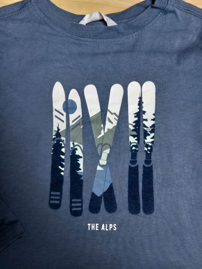 Tee-shirt manches longues Les Alpes Mango 5/6 ans TBE - photo numéro 2