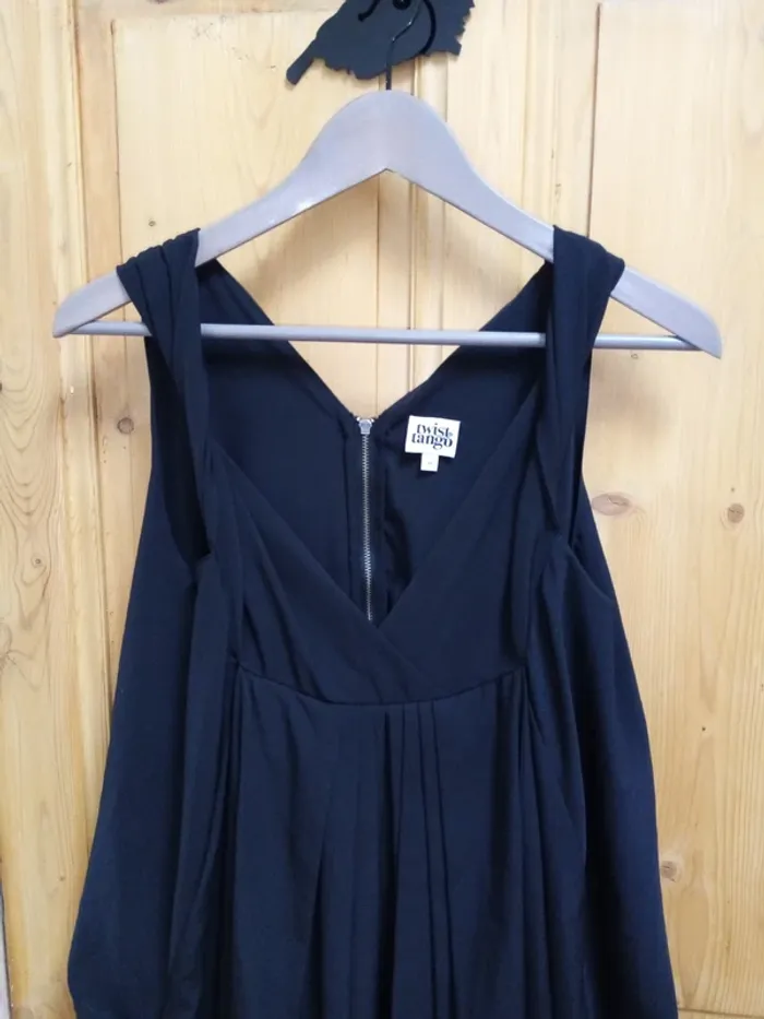 Robe noire - photo numéro 2