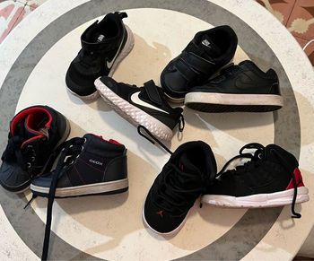 Lot de chaussures bébé