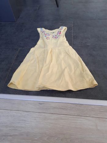 Robe jaune clair de chez C&A, taille 3 ans