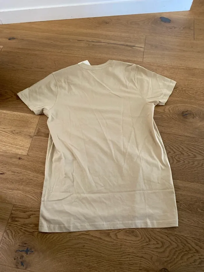TEE shirt neuf - photo numéro 5