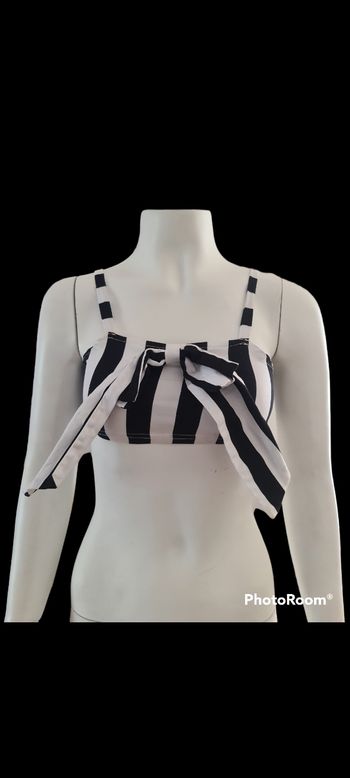 Petit haut court taille 8/10 ans