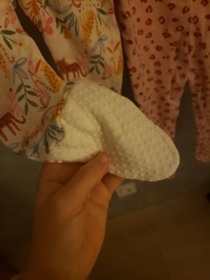 Lot de 2 pyjamas 🎀 Primark 9-12 mois 3€ - photo numéro 4