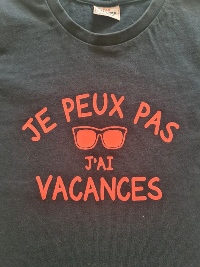 Tee-shirt bleu marine écriture "Je peux pas j'ai vacances" taille 4 ans - photo numéro 2
