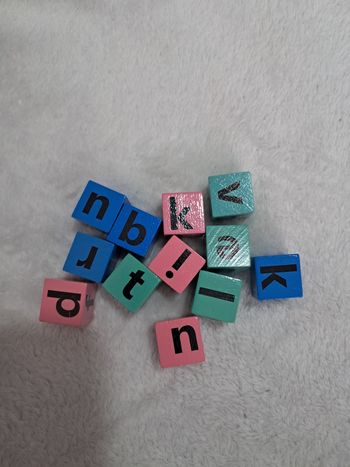 Lot de dés en bois lettres de l'alphabet 