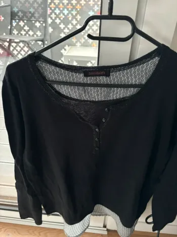 Pull noir