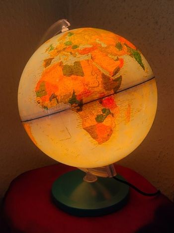 Globe terrestre lumineux hauteur 35 cm (n°1)