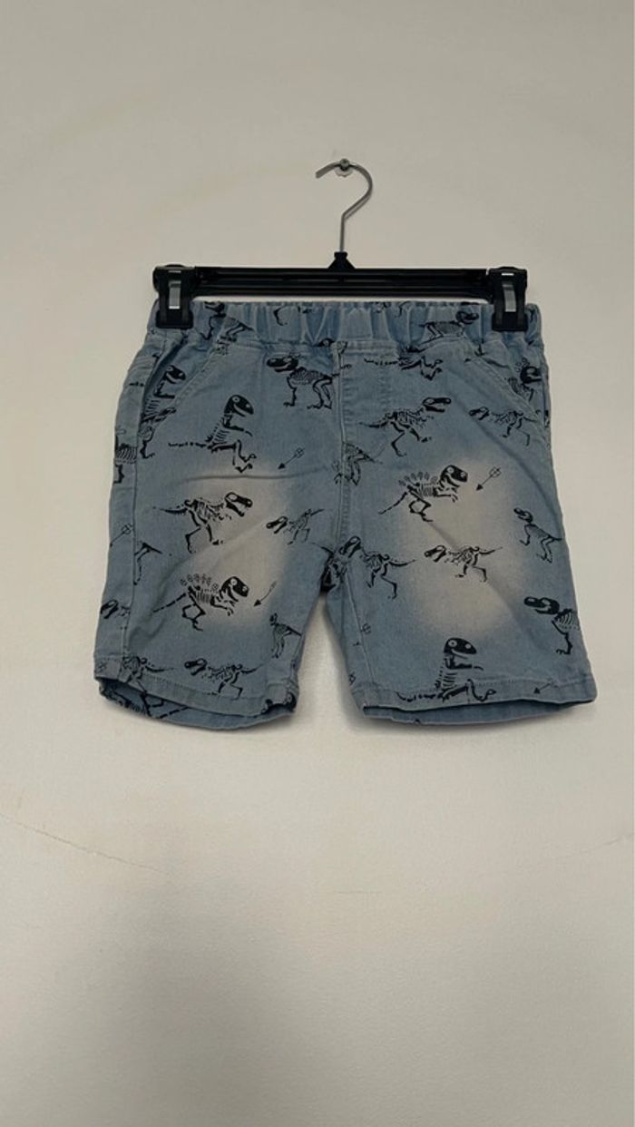 Short garçon taille 5 ans en parfait état  motif dinosaure 100% polyester bleu clair - photo numéro 2