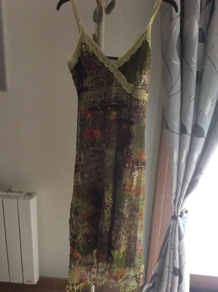 Robe longueur es bretelles