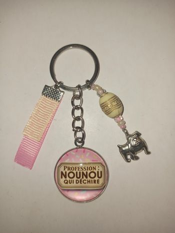 Porte clé nounou " Nounou qui déchire "