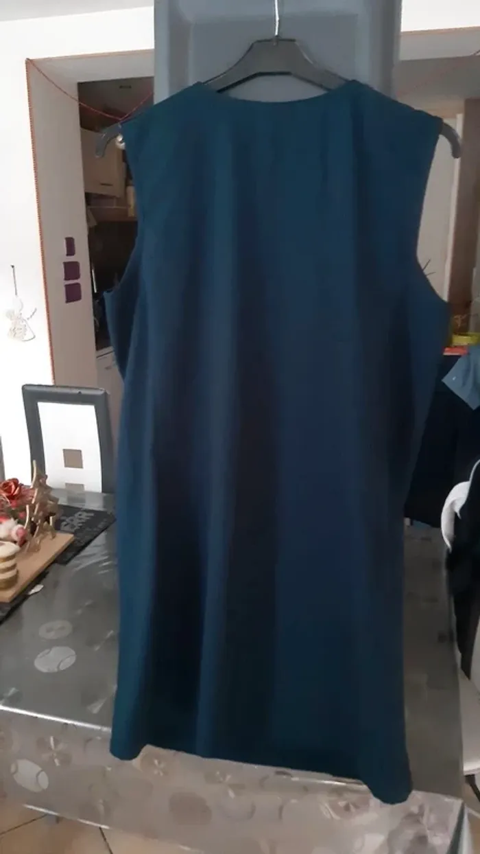 Robe bleu marine - photo numéro 3