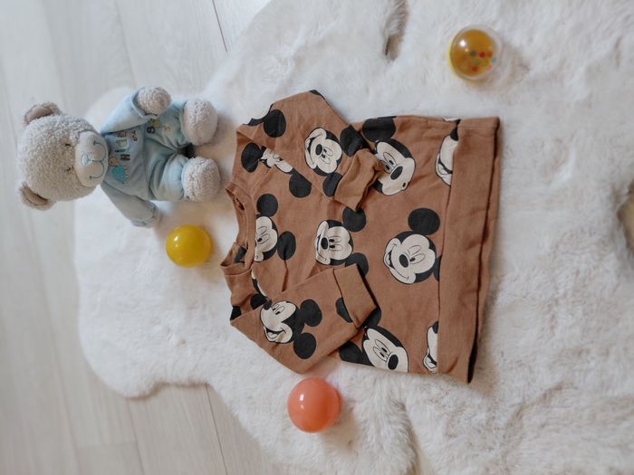 Pull H&M x Disney 6 mois