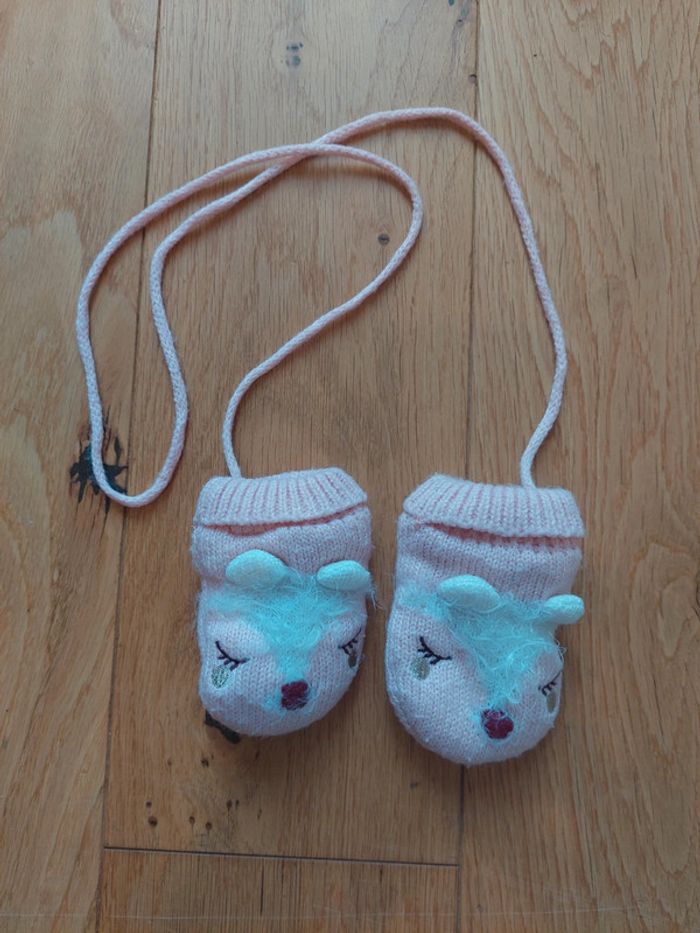 Moufles reliées