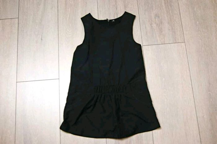 Robe noir. 5 ans fille