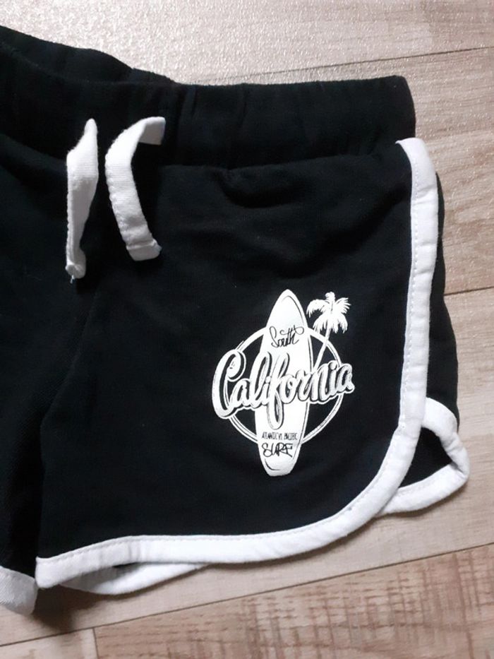 Short fille noir et blanc 2 ans neuf - photo numéro 2