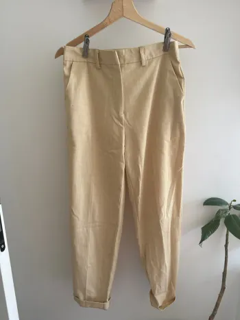 Pantalon droit jaune beurre