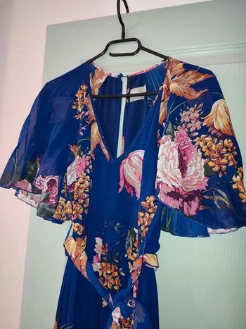 Robe longue plissée à manches évasées et à imprimé fleurs