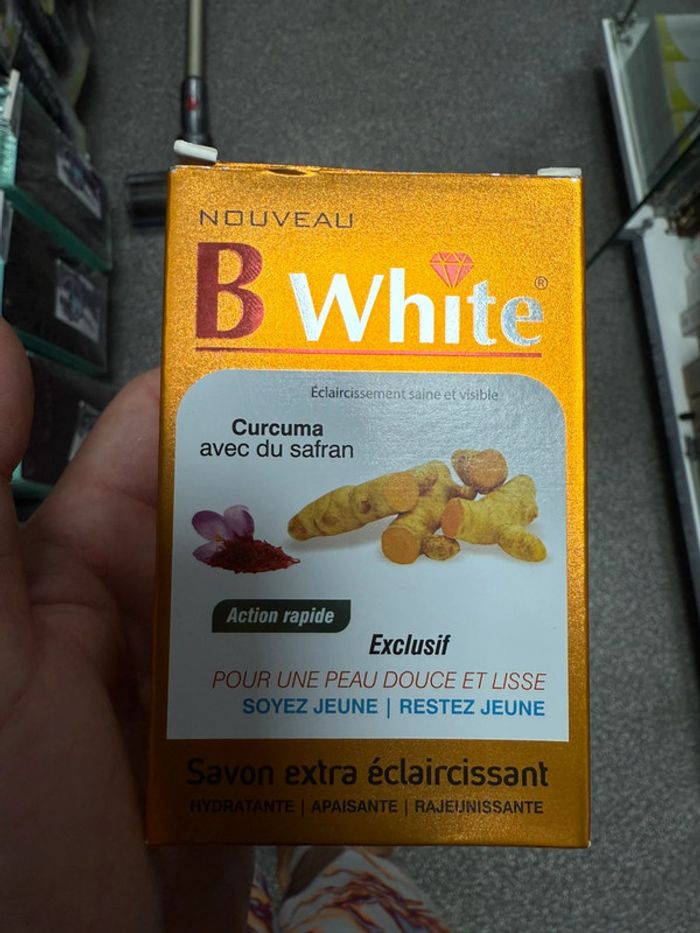 B White Savon illuminateur - photo numéro 3