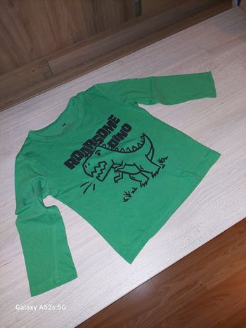 T-shirt dinausore