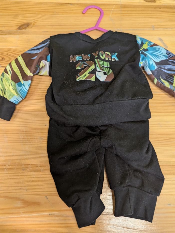 Ensemble jogging 3 mois - photo numéro 3