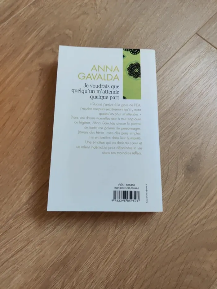 Je voudrais que quelqu'un m'attende quelque part. - photo numéro 2