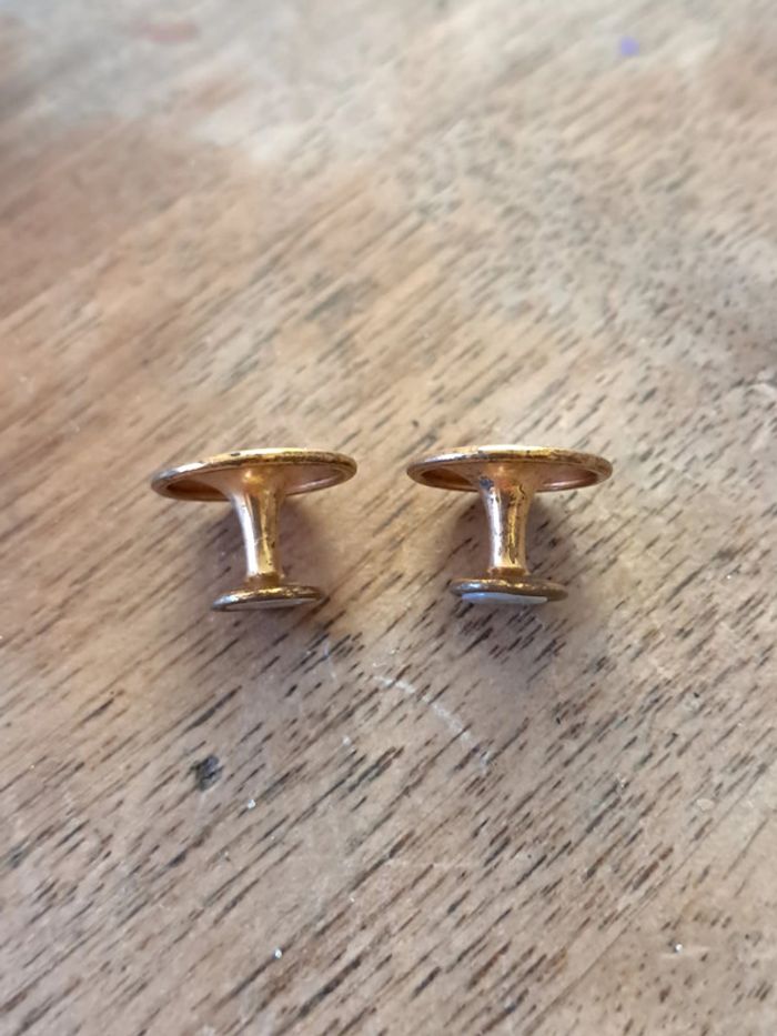 2 boutons de col dorés et nacrés - photo numéro 3