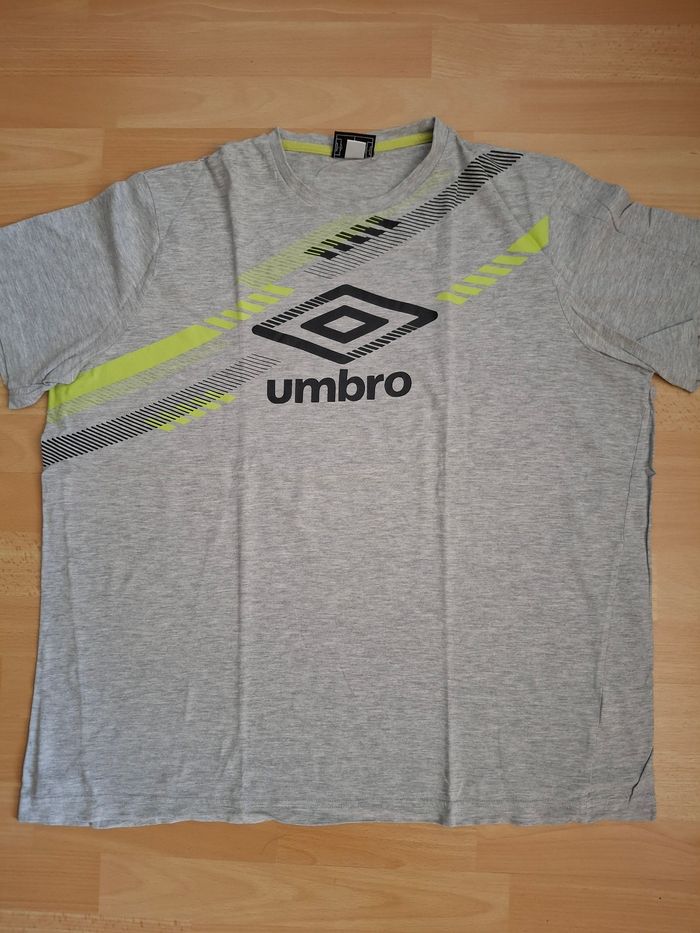 Lot 5 t shirt homme XXL airness umbro... - photo numéro 6