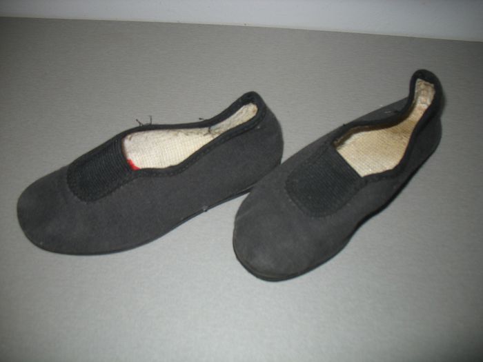 CHAUSSONS DE GYMNASTIQUE NOIR - P26 - n°17 - photo numéro 2