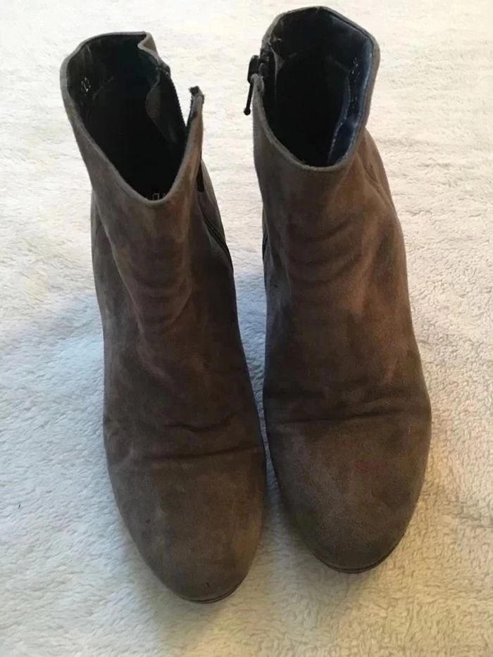 Bottines classes élégantes à talon fin en daim velours marron taupe gris - photo numéro 2