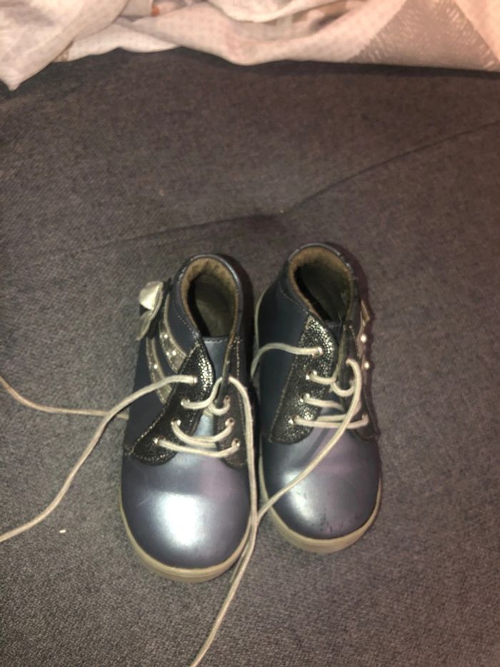 Chaussures filles pointure 22 - photo numéro 2
