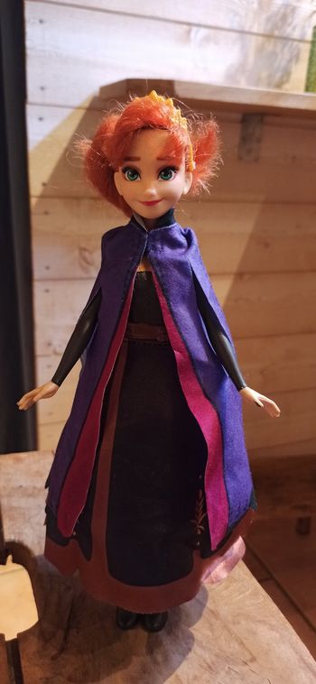 Poupée Anna - avec robes interchangeables