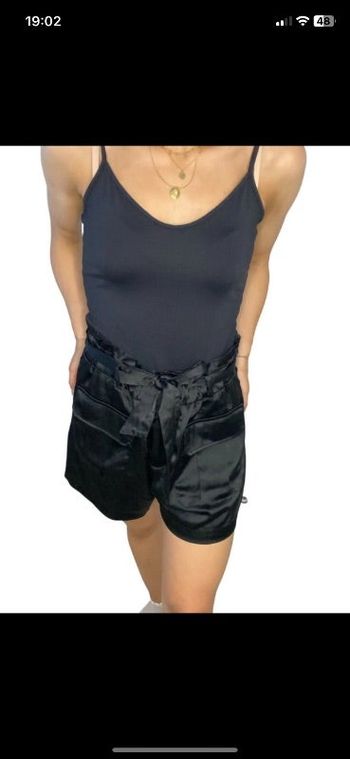 Short matière satinée