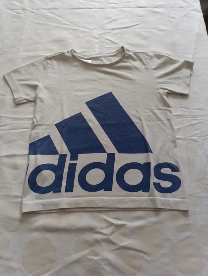 Tee shirt manches courtes adidas taille 9-10 ans