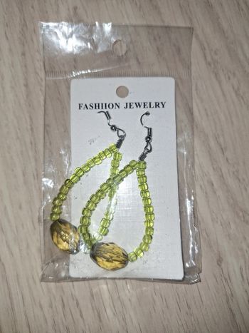 Boucles d'oreilles perles neuf
