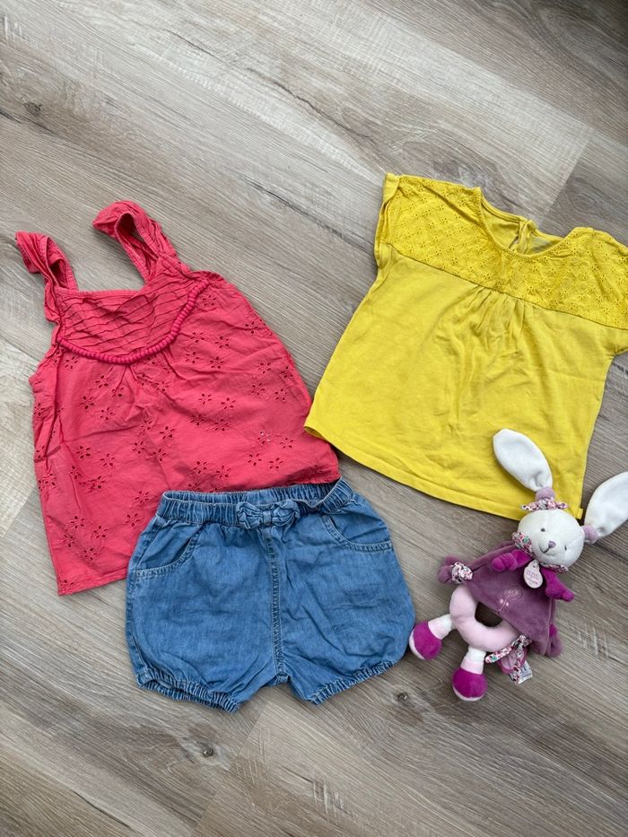 Ensemble blouse + t-shirt + short taille 24 mois