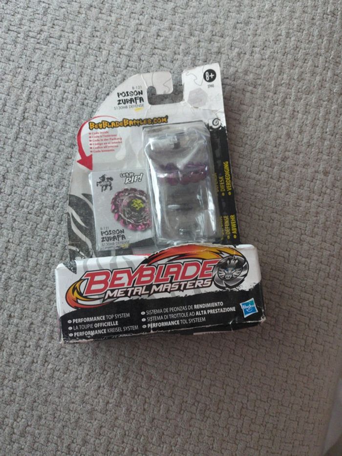 Toupie Beyblade metal masters B 121